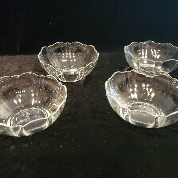 ARCOROC Bengale Scalloped Clear Glass 4.75” Bowls ~ Set Of 4 - Picture 6 of 6